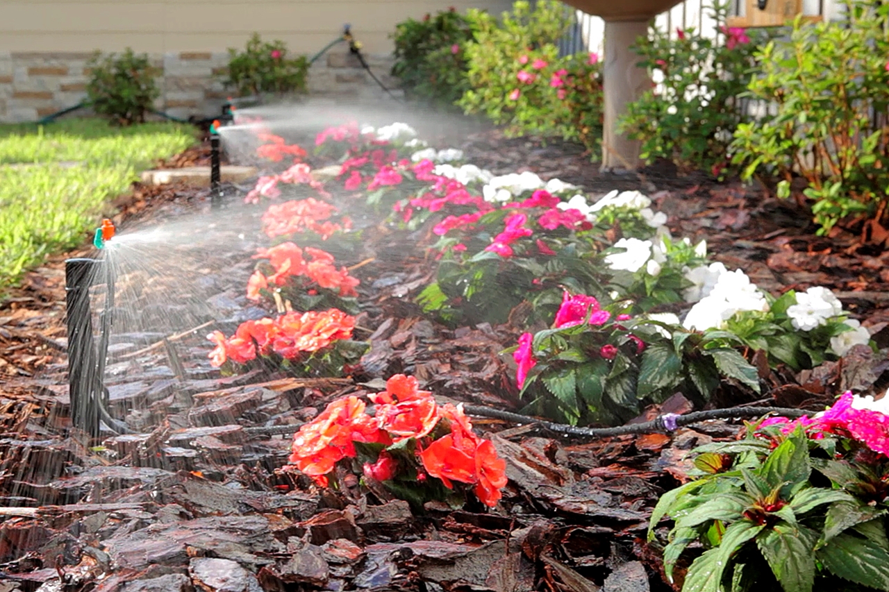 Picture of Micro Sprinkler Landscape & Garden "Bucket" Kit